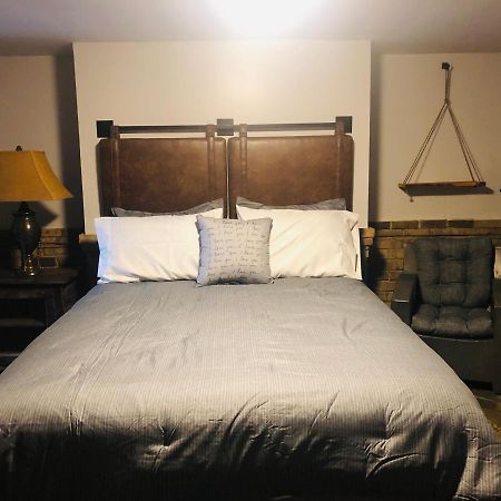 Savannah Sojourn - Time Travelers Retreat 1853 外观 照片